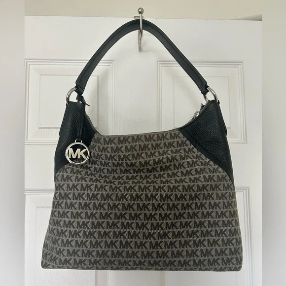 Michael Kors Aria Large Logo Jacquard Shoulder - Silver - Picture 3 of 9